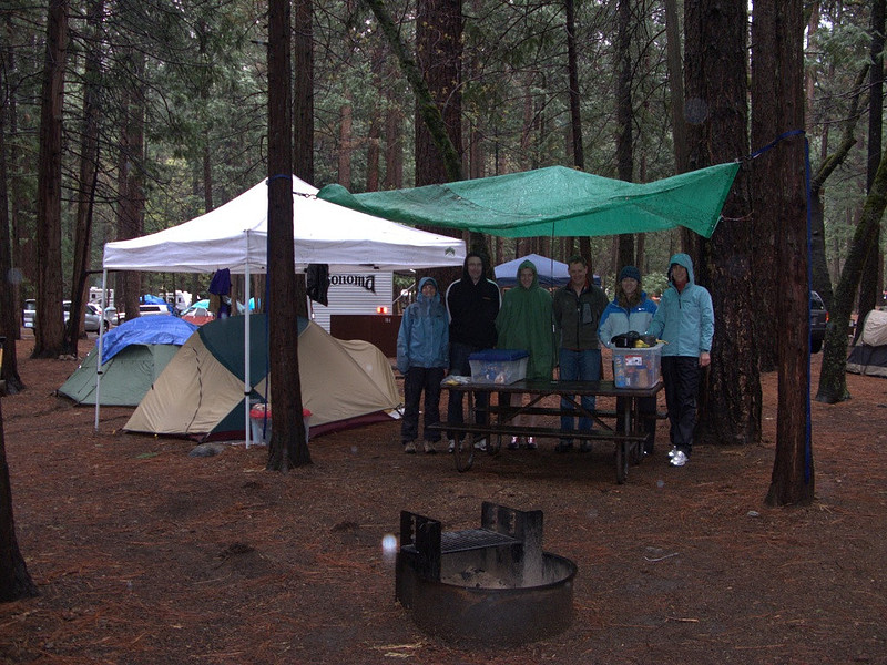 Breakfast under the filthy tarp